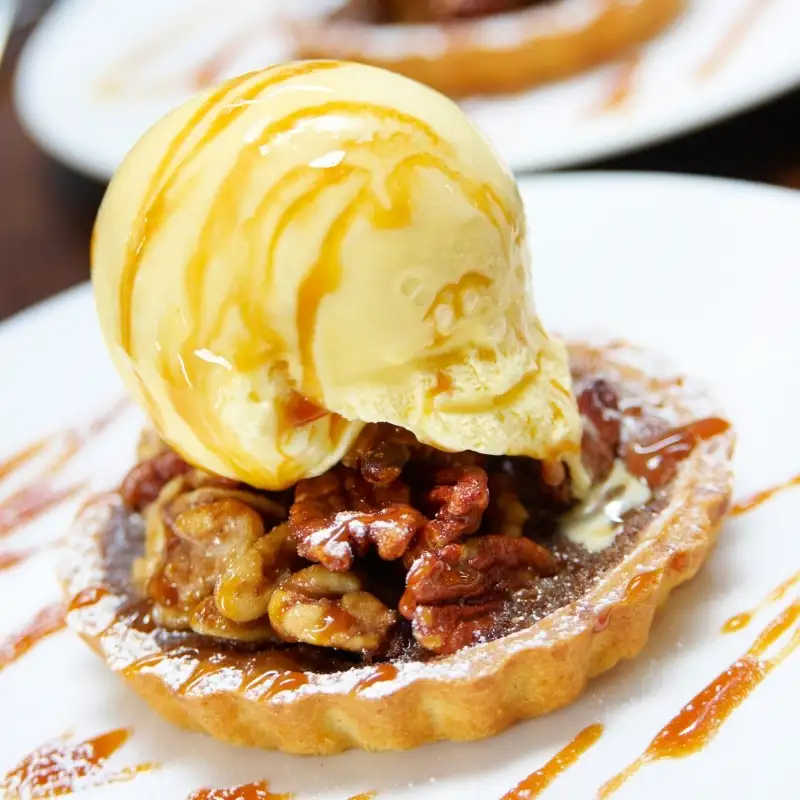 indonesian-vanilla-gelato-pecan-tart indonesian vanilla gelato on a pecan tart